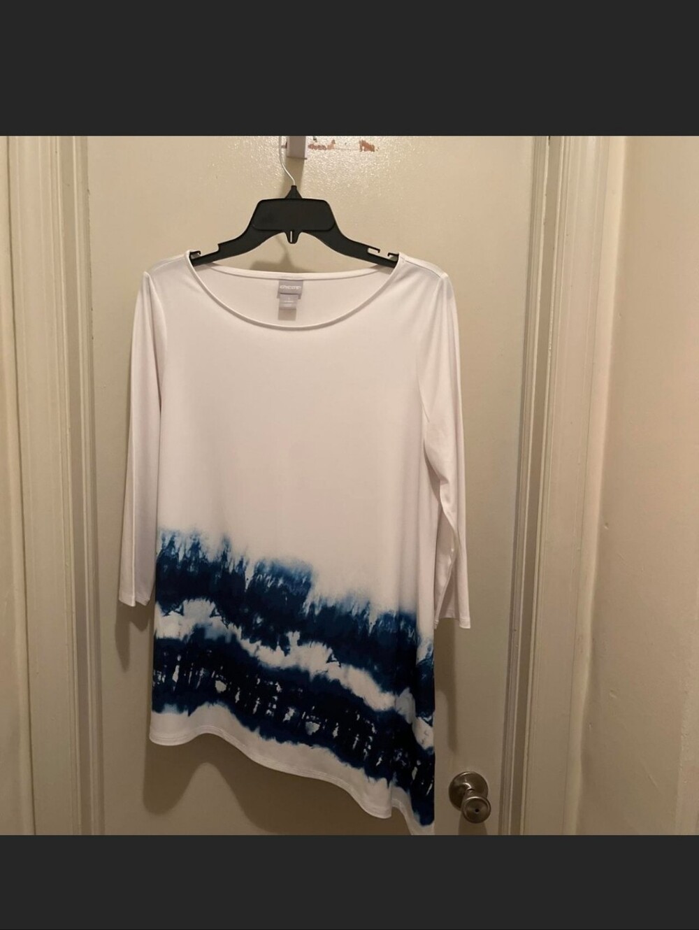 Chico's 1 White & Navy Tie-Dye Scoop Neck Top